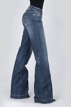 Stetson the legendary American brand since 1895, is known the world over for innovative western styling and premium quality. This item features 98% cotton/2% spandex materials, moderately fit thigh with flare leg opening, and wide hem. Great for any occasion, these jeans are a true standard for your wardrobe. Cool Jeans Women, Western For Women Outfits, Late Nineties Fashion, Flare Low Rise Jeans, Clothes I Want, Modern Blue Bottoms For Fall, Vintage Pieces Clothes, Clothing Boards Outfits, Apacolypse Clothes Women