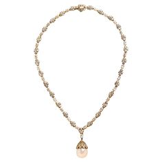 For Sale on 1stDibs - The master craftsmen of Harry Winston have used over 20 carats of diamonds to create this elegant flower garland necklace which centers on an acorn-form Harry Winston Diamond Necklace, Harry Winston Necklace, Harry Winston Diamond, Sapphire Diamond Necklace, Diamond Drop Necklace, Tube Necklace, Pearl And Diamond Necklace, Harry Winston, Flower Garland