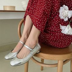 Classic Retro Styles for Spring, Summer and Antumn. Perfect match with all kinds of clothes. buckle-fastening strap. Details Determine Success Or Failure. Color: Silver/GoldMaterial: Cow LeatherLining: PigskinInsole: SheepskinSole: RubberHeels: 2.5 cm/0.98"Weight: 0.18kg Each Shoes (measured size 7.5) Fit: Medium to Wide, Runs Normal.Origin: Made in China Production Time: About 7-10 days (Any exceptional case will email you, Please pay attention to your email left) Shipping Time: Free Shipping T Casual Party Mary Janes, Spring Mary Janes With Buckle Closure For Formal Wear, Spring Mary Janes With Buckle Closure For Formal Occasions, Spring Formal Mary Janes With Buckle Closure, Spring Flat Heel Mary Janes With Metal Pin Buckle, Spring Mary Janes With Metal Pin Buckle, Summer Flat Mary Janes With Buckle Closure, Spring Mary Janes With Buckle Closure, Spring Silver Mary Jane Heels