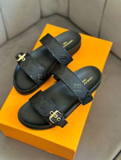 Shoes Slides, Fashion Shoes Heels, Taichung, Woman Shoes, Jdm, Taiwan, Slides, Shoes Heels