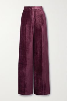 Gabriela Hearst has long championed all-natural materials. Tailored from organic silk-velvet sourced from a family-run mill, these 'Boyne' pants fall in a wide-leg silhouette and are lined in wool and silk-blend to give warmth and weight to the fabric. They'll make an elegant suit when worn with the matching blazer.<br><br>This product was created using Considered Materials and supports Craft and Community. Find out more about NET SUSTAIN <a href="https://www.net… Net Sustain, Elegant Suit, Edgy Chic, Gabriela Hearst, Grad Dresses, Velvet Pants, Silk Pants, Fall Fashion Trends, Silk Velvet