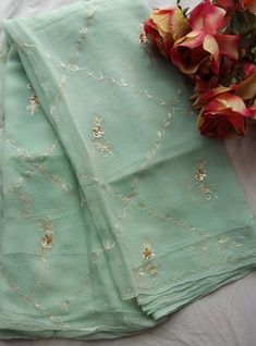 Jaal Dupatta, Pure Chiffon Sarees, Simple Saree Designs, Flower Machine Embroidery Designs, Hand Embroidery Dress, Latest Dress Design, Fancy Sarees Party Wear, Classy Outfits For Women