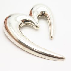 925 Sterling Silver Vintage Mexico Puffy Open Heart Design Hollow Pin Brooch Weight: 24.6g WELCOME TO PAWN SHOP We are an actual pawn shop and have been in business for over 25 years. Since 1990, our establishment has been serving a variety of clients by providing them with short term cash solutions and options of liquidity regarding their treasured heirlooms. Acknowledging that today′s customers are very sophisticated and are looking for a variety of investments, our acquisitions are hand-picke Silver Heart-shaped Brooch For Valentine's Day, Silver Heart Brooch For Valentine's Day, Valentine's Day Silver Heart Brooch, Silver Heart Brooches For Gift, Silver Brooches For Anniversary On Valentine's Day, Lizard Ring, Vintage Mexico, Gem Ring, Pawn Shop