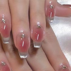 𝐅𝐔𝐌𝐈𝐊𝐀 on Instagram: "#nail#newnail#ネイル#フレンチネイル#シンプルネイル#ネイルデザイン#キラキラネイル#newネイル#トレンドネイル#大人ネイル#オフィスネイル#ブルベネイル#イエベネイル#nails#newnails#きれいめネイル#韓国ネイル#ワンホンネイル#チークネイル#マグネットネイル#マグネットフレンチ#ハートネイル#冬ネイル" Korea Nail, 2023 Nail, Nails Yellow, Gel Mani, Magnetic Nails, Minimal Nails