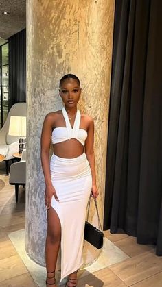 White Dress Vacation Outfit, All White Vacation Outfits Black Women, Vacation Dresses Black Women, All White Dinner Outfit, Holiday Outfits Summer Black Women, Birthday Dresses For Women Classy Outfit, White Brunch Outfit, Black Women Vacation Outfits, Spring Dinner Outfit