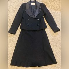 Beautiful Black Wool Set.Size 6.Perfect Condition Valentino Jacket, Valentino Black, Wool Jacket, Black Wool, Blazer Suit, Skirt Set, Suit Jacket, Jackets & Coats, Jackets For Women