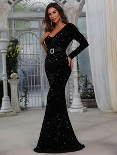 Product Code: FSWD0614 Embellishment: Sequin Fabric: 100% Polyester Back Style: Zipper Up Fully Lined: Yes Built-in Bra: No Available Color: Black Stretch: Moderate Fits true to size Imported Model Information: Height: 5' 6" Bust: 35.5'' Waist: 25“ Hips: 35.5” wearing US size Small Sequin Mermaid Dress, Long Sleeve Sequin, Sequin Fabric, Mermaid Dress, Black Stretch, One Shoulder, Sequin, Mermaid, Black Dress