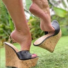 VCSHOES Pink Wood Wedges Heels Platform Slippers Peep Toe Shoes For Women Patent Leather High Heels Shoes Zapatos Para Mujere Black1-35 Walking In High Heels, Shoes Fashion Photography, Wedges Heels, Beautiful High Heels, High Heel Mules, Heels Platform, Hot Heels, High Heels Shoes, Peep Toe Shoes