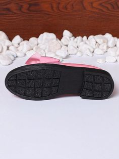 Step out in style and comfort with our Chic & Comfortable Butterfly Knot Loafers for women. The sleek design and black color make them versatile for any outfit. The butterfly knot adds a touch of elegance, while the cushioned sole ensures all-day comfort. Elevate your shoe game with these chic loafers. Color : Pink Size Fit : True To Size Upper Material : PU Leather Lining Material : Fabric Insole Material : Fabric Outsole Material : Rubber Casual Slip-on Ballet Flats With Bow, Casual Bow Ballet Flats, Casual Ballet Flats With Bow, Casual Ballet Flats With Bow And Round Toe, Casual Black Ballet Flats With Bow, Pink Flats With Bow And Round Toe, Synthetic Flats With Bow And Round Toe, Synthetic Round Toe Flats With Bow, Spring Slip-on Flats With Bow