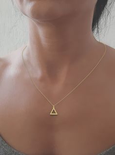 Totally handmade Solid gold Triangle necklace for women This jewelry is fully hypoallergenic. A dainty handmade jewelry that can be wear it alone or together with other Necklaces. This entry applies only to one necklace . MATERIALS & MEASURE: The dimensions of the charm are 12mm. -The chain used is 0.8mm thick (approx. 0.031in) and has a spring ring clasp. -All of the jump rings are soldered closed. -Three versions of Solid gold : White,Rose and Yellow are available. - You can choose between 9K Gold Hummingbird, Handwriting Necklace Custom, Hummingbird Jewelry, Hummingbird Necklace, Hummingbird Pendant, Solid Gold Necklace, Triangle Necklace, Solid Gold Chains, Dainty Gold Necklace