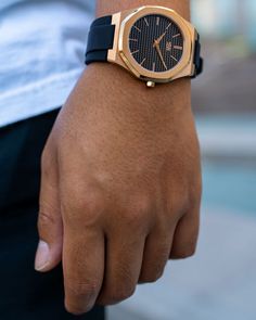 "It's just a well rounded, amazing watch. Thank you for this." -Julius ⭐️⭐️⭐️⭐️⭐️  📸: AdryKaruma (IG) ⌚: 42mm Manhattan Stainless Rose Gold with Black Silicone Band  #evnwatches #manhattan #citystyle #california #casummer #wristwatch #watchcollector Timeless Everyday Watch With Rectangular Dial, Timeless Everyday Watch With Round Dial, Luxury Rose Gold Watch Accessories With Analog Display, Luxury Rose Gold Analog Display Watch Accessories, Luxury Rose Gold Analog Watch Accessories, Timeless Everyday Analog Watches, Everyday Luxury Timeless Automatic Watch, Elegant Rose Gold Watch Accessories With Analog Display, Modern Rose Gold Watches