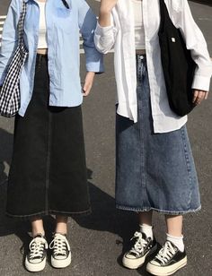 Skirt Outfits Korean, Looks Com Short, Rok Outfit, Denim Skirt Outfits, Modest Fashion Outfits, Fashion Mistakes, Korea Fashion