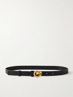 In its vision of modern luxury, Bottega Veneta prioritizes fine details, impeccable materials and exacting Italian craftsmanship. This belt is made from supple leather and centered by a sculptural, knotted gold-tone buckle. Thread it through the loops of jeans or around the waist of your favorite dress. Bottega Veneta Accessories, Bottega Belt, Bottega Veneta Belt, Porter Bag, Luxury Belt, Nyc Outfits, Simplicity Fashion, Summer Style Guide, Luxury Belts