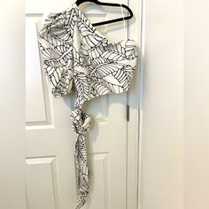 Fe Noel By Target Black/White Asymmetrical Top, Size 12 Woman Sketch, Size 12 Women, Tie Crop Top, Paint Print, Asymmetrical Tops, One Shoulder Tops, Flowy Tops, Puff Sleeve Top, Mixing Prints