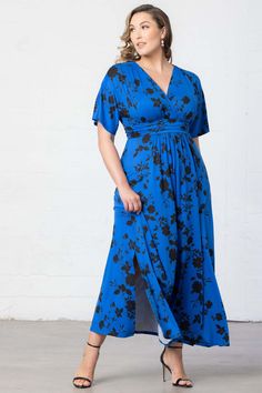 Plus size model Allexa Dalessio is wearing the Vienna Maxi Dress by Kiyonna Plus Sizes.  The dress has a cobalt/royal blue background with black flowers.  This maxi dress has a surplice bodice, ruching at the empire, flowy kimono sleeves and side slits for movement. Maxi Dress With Kimono, Jumpsuit And Cardigan, Chic Cardigan, Plus Size Cocktail Dresses