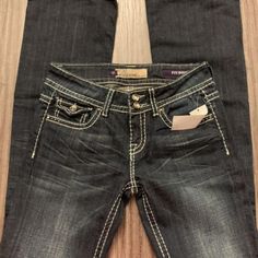 New With Tags Vigoss Jeans Size 3/4 (27) Retail $99 Cute Fits With Black Jeans, 2000s Jeans, Black Flared Jeans, Mcbling Fashion, Flare Jeans Outfit, Black Flare Jeans, Bling Jeans, 2000s Clothes, Vigoss Jeans