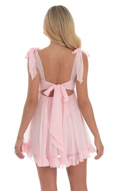 Pink Hoco Dress, Sorority Dresses, Cotillion Dresses, Chinese Fancy Dress, Square Neckline Dress, Cute Formal Dresses, Lucy In The Sky, Preppy Dresses, Prom Dress Inspiration