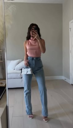 Casual Party Outfit Night, Satin Top Outfit, Pink Top Outfit, Jeans Heels Outfit, Party Outfits Night, Casual Party Outfit, Chic Business Casual, Girls Dress Outfits, Pinterest Outfits