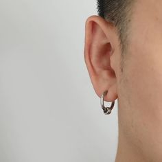 Type: AccessoriesMaterial: SteelDiameter: 17mmInner diameter: 12mm Best Earrings For Men, Best Earrings, Human Ear, Punk Earrings, Stud Earrings For Men, Earrings For Men, Earrings Ear, Round Earrings, Pierced Ears