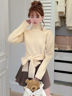 ❤︎ Off White Wool Pleated Skirt❤︎ Winter Beige Pleated Skirt, Fitted Beige Skirt For Winter, Chic Cream Fall Skirt, Elegant White Skirt For Fall, Winter White Chic Skirt, Chic White Winter Skirt, Cream Pleated Skirt For Fall, Feminine Beige Skirt For Fall, Wool Pleated Skirt