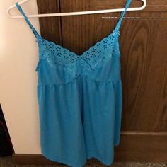 Never Worn Blue Top With Built-in Bra For Loungewear, Sleepwear With Built-in Bra For Vacation, Blue Sleepwear With Built-in Bra For Summer, Summer Sleep Camisole In Blue, Blue Cami Camisole For Daywear, Blue Camisole Sleepwear For Loungewear, Blue Camisole With Spaghetti Straps For Loungewear, Blue Spaghetti Strap Camisole For Loungewear, Blue Summer Sleepover Top