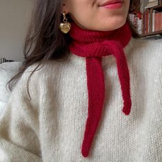 Léa Doctrinal (@brunechocolat) • Instagram photos and videos Mini Scarf, Scarf Outfit, Crochet Girls, Cold Weather Fashion, Slow Life, Winter Girls, Style Upgrade, Mode Inspiration