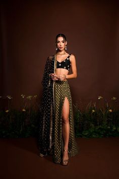 Party Wear Lengha, Indian Outfits Modern, Baju Kahwin, Desi Vibes, Lehenga Choli For Women, Fancy Outfit, Choli For Women, Outfit Suit, Trendy Outfits Indian