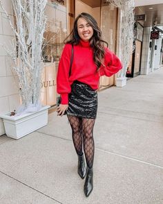 Outfits Turtleneck, Holiday Outfits Thanksgiving, Christmas Outfits Dressy, Christmas Fashion Outfits, Holiday Party Outfit Christmas, Christmas Outfit Inspiration, Holiday Outfits Summer, Red Turtleneck Sweater, Holiday Outfits Christmas