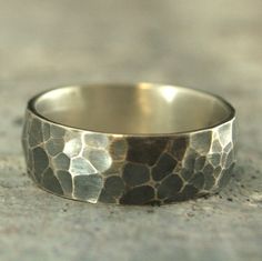 a close up of a ring on the ground