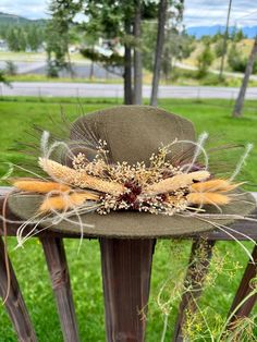 Green adjustable Fedora with some western floral flair! Fall Decor Diy Crafts, Fall Decor Diy, Decor Diy, Fedora, Fall Decor, Caps Hats, Accessories Hats, Diy Decor, Pet Supplies