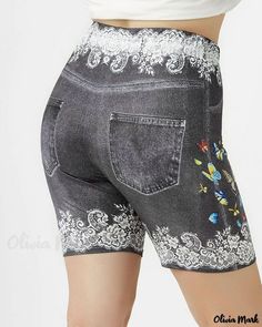 Olivia Mark - Pantalones cortos vaqueros con estampado floral de mariposas en talla grande Print Butterfly, Chic Type, Basic Shorts, Floral Fit, Clothing Plus Size, Plus Size Pants, Cycling Shorts, Biker Shorts, Above Knee