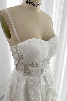 Embroidery Cocktail, Butterfly Corset, Embroidery Butterfly, Corset Midi Dress, Elegant Embroidery, Ivory Dress, Lace Prom Dress, Ivory Dresses, White Gowns