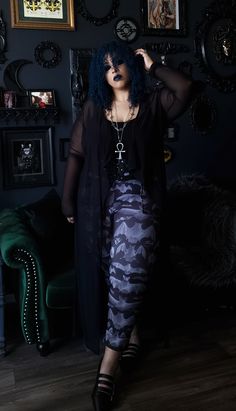 Midsize Goth Fashion, Tara Outfits, Midsize Goth, Garment Inspiration, Sheer Duster, Black Alt, Black Closet, Alt Clothes