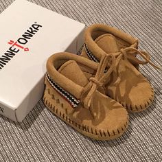 Minnetonka Baby Infant Braid Bootie Moccasin | Size 2 | Nib Toddler Moccasins, Baby Moccasins, Baby Fever, 2 Colours, Moccasins, Bootie, Kids Shoes, Kids Fashion, Kids Shop