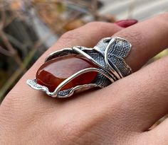 Unique Carnelian Ring Jewelry, Elegant Silver Carnelian Ring, Silver Rings With Polished Carnelian, Silver Carnelian Gemstone Rings, Unique Silver Carnelian Rings, Handmade Antique Carnelian Rings, Hammered Jewelry, Precious Rings, Carnelian Ring