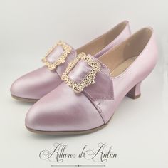 TRIANON shoes are perfect for representing the romanticism and history of the 18th century. Whether you're inspired by Outlander or Madame de Pompadour's Versailles, these shoes are a great choice for your outfit. Leather shoes, glossy effect, rubber sole, leather lining ** For people with a foot that is rather wide at the toes, prefer the larger size. These shoes are quite narrow in the toe US SIZE = 35EU/4US - 36EU/5US - 37EU/6US - 38EU/7US - 39EU/8US - 40EU/9US - 41EU/10US - 42EU/11US Wedding Heels With Leather Sole And Round Toe, Rococo Shoes, 18th Century Shoes, Century Shoes, 18th Century Clothing, Century Clothing, Womens Wedding Shoes, Pompadour, Rococo