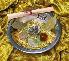 Bring Money and Prosperity into your life with our curated Manifest Bowl Spell Kit.  Money bowls can be placed in the home or workplace as a magical magnet for money. This is "Like attracts more Like" magick - so by placing coins/lucky talismans into the bowl, you're telling the Universe you have money and good fortune. Therefore, the Universe will send you more more money and more successful opportunities. By adding green rice, crystals, herbs, colours and candles that have the magickal corresp Money Bowls, Manifest Spell, Money Altar, Witch Starter Kit, Money Bowl, Peppermint Candles, Manifestation Spells, Green Rice, Manifesting Abundance