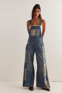 We The Free Drifter Patched Overalls Velvet Overalls Outfit, Overalls Outfit Women, Boho Overalls Outfits, Vintage Overalls Outfits, Arty Outfits Style, Patched Overalls, Overalls Fall, Cute Overall Outfits, Boho Overalls