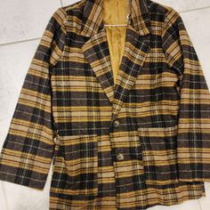 Brand New Never Worn Casual Yellow Outerwear For Fall, Casual Yellow Winter Blazer, Casual Yellow Blazer For Winter, Casual Yellow Blazer With Long Sleeves, Casual Yellow Blazer For Work, Trendy Long Sleeve Yellow Blazer, Trendy Yellow Long Sleeve Blazer, Casual Yellow Long Sleeve Blazer, Yellow Button-up Winter Outerwear