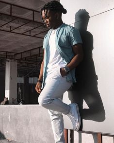 JOURNEYS | Converse Hi White -- photo credit: @ eastern_andre All Star White Outfit, White Converse Outfit Men, Converse Outfit Men, White Converse Outfits, Converse Hi, Classic Converse, Outfit Hombre, Outfits With Converse, White Converse