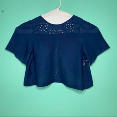 Women’s Free People Size M Crop Top Navy Blue Brand New . See Pictures For Measurements Cropped Blue Blouse For Summer, Blue Short Sleeve Crop Top For Beach, Blue Short Sleeve Crop Top For The Beach, Chic Blue Short Sleeve Crop Top, Blue Crew Neck Blouse For Beach, Blue Cropped Summer Top, Blue Cropped Tops For Vacation, Blue Cropped Top For Vacation, Blue Crew Neck Crop Top For Spring