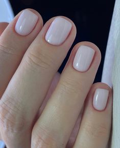 Short Classy Nails, Sophisticated Nails, Natural Nails Manicure, Popular Nail Colors, Minimal Makeup Look, Look Rich, Minimal Nails, Work Nails