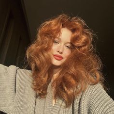 Ginger Hair Woman, Ginger Hair Makeup, Ginger Makeup Looks, Ginger Hair Curly, Redhead Curly Hair, Wild Red Hair, Ginger Hair Aesthetic, Long Ginger Hair, Ginger Curly Hair