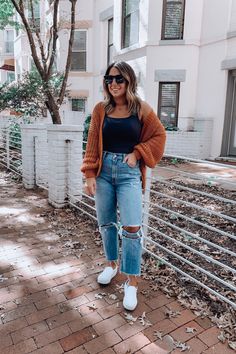 Mid Size Mom Fashion, Cool Mom Fall Outfits, Fall Fashion Curvy Body Types, Cute Fall Mom Outfits, Vancouver Outfits Spring, Fall Midsize Fashion, Mom Outfit Inspiration, Fall Midsize Outfits 2023, Fall Mid Size Outfits