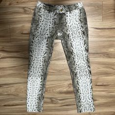 Gucci Snakeskin Python Pants Size: 38it (Has Stretch) / Xs / Us Size 2 / 34eu / 7jp Very Rare Runway Piece With Front Pocket Detail (Non-Functional) Vs Side Pocket On Retail Version. Chic Gucci Straight Leg Pants, Elegant Gucci Straight Leg Pants, Elegant Gucci Straight Leg Bottoms, Gucci Fitted Workwear Bottoms, Fitted Gucci Bottoms For Work, Elegant Fitted Gucci Pants, Gucci Fitted Straight Leg Bottoms, Casual Gucci Straight Leg Pants, Chic Fitted Gucci Bottoms