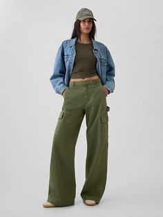 College Campus Outfit, Green Cargo Pants Outfit, Olive Green Cargo Pants, Campus Outfit, Olive Green Pants, Cargo Pants Outfit, Green Cargo Pants, Green Cargo, Water Retention