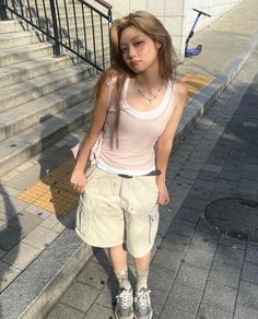 Cute Japanese Fashion Casual, Japanese Summer Clothes, Summer Fits Asian, Shojo Girl Outfit Summer, Summer Fashion Japan, Summer Outfits Japan Street Styles, Uniqlo Summer Outfit, Japanese Summer Style, Cute Jorts Outfit