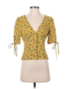 Azalea 3/4 Sleeve Blouse Size: Small Tops - used. 75% VISCOSE, 25% NYLON | Azalea 3/4 Sleeve Blouse: Yellow Tops - Size Small Fall Floral Print Half Sleeve Blouse, Fitted Floral Print Top With 3/4 Sleeves, Fitted Half Sleeve Tops For Spring, Fitted Half-sleeve Tops For Spring, Spring Half Sleeve Blouse For Brunch, Fitted Half-sleeve Summer Blouse, Summer Floral Print Tops With 3/4 Sleeves, Floral Print 3/4 Sleeve Top For Brunch, Floral Print Tops With 3/4 Sleeve For Brunch