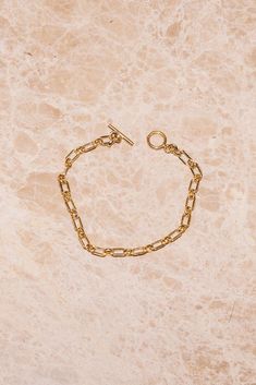 vintage link 14k goldfill chain bracelet with toggle clasp #braceletideas #braceletstacks ##braceletstacking #braceletstackideas #stackingbracelet #stackingbracelets #minimalbracelet #minimalbraceletgold #chainbracelet #chainbraceletgold #goldbracelet #goldchainbracelet Timeless Everyday Gold Chain Bracelet, Gold Plated Bracelets With Paperclip Chain, Gold-plated Paperclip Chain Bracelet With Oval Links, Gold Plated Link Paperclip Bracelet, Gold Link Paperclip Bracelet, Tarnish Resistant, Gold-tone Bracelet With Paperclip Chain, Gold-tone Gold Plated Paperclip Bracelet, Tarnish Resistant Gold Link Paperclip Bracelet, Tarnish Resistant Gold Paperclip Link Bracelet