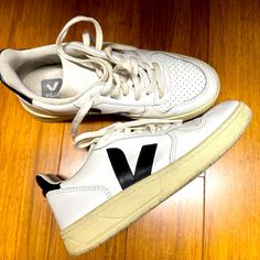 Veja V10 White/Black Size 37 /Us 6 Great Condition! Veja V10, Veja Shoes, Athletic Shoes, White Black, White And Black, Color White, Size 6, Women Shoes, Sneakers